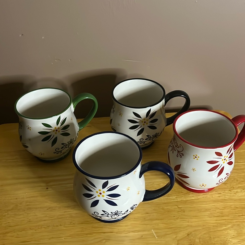 😀Temptations by Tara 16oz stoneware mugs x4